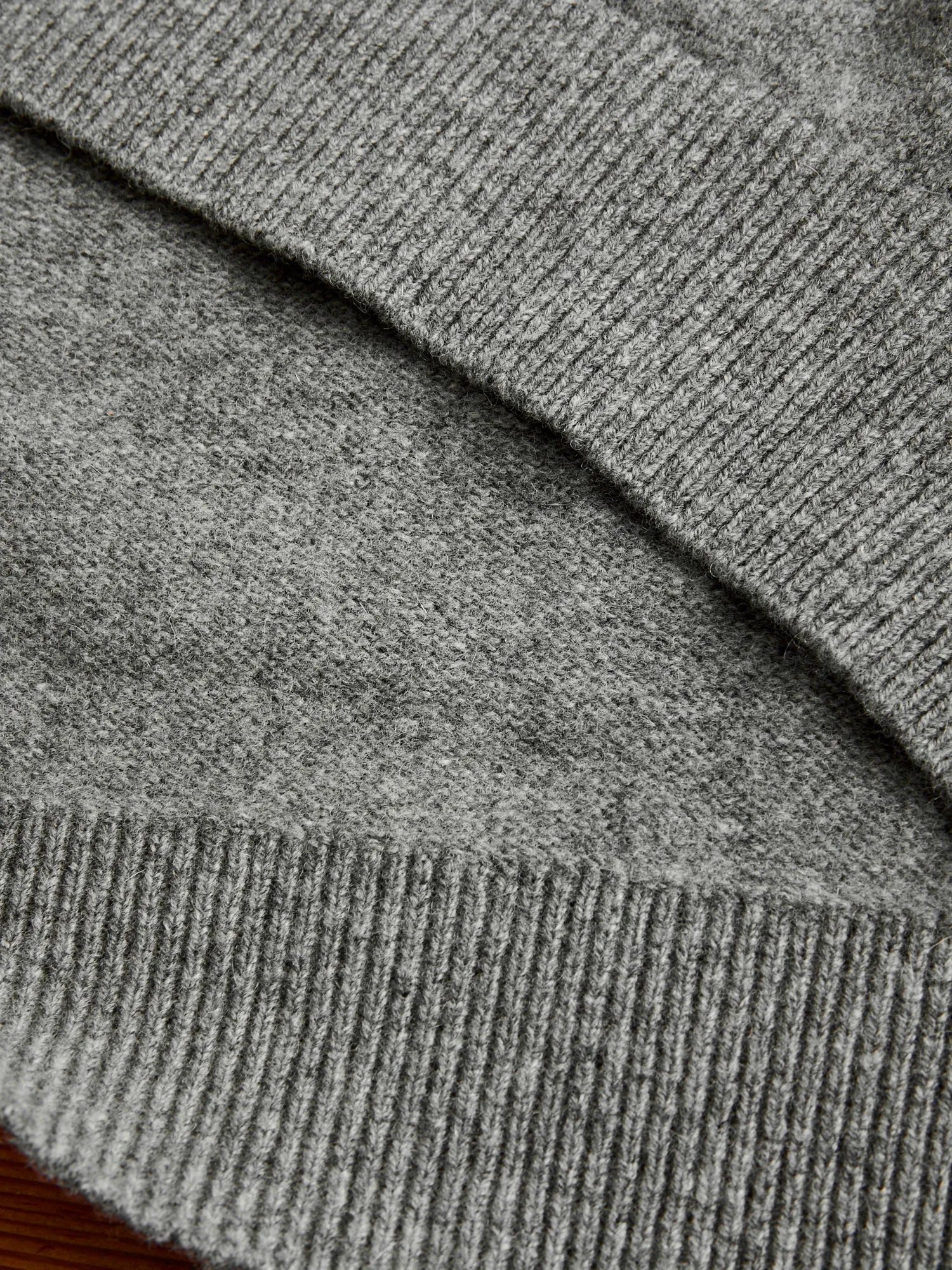 9G Crewneck Knit Sweater in Grey