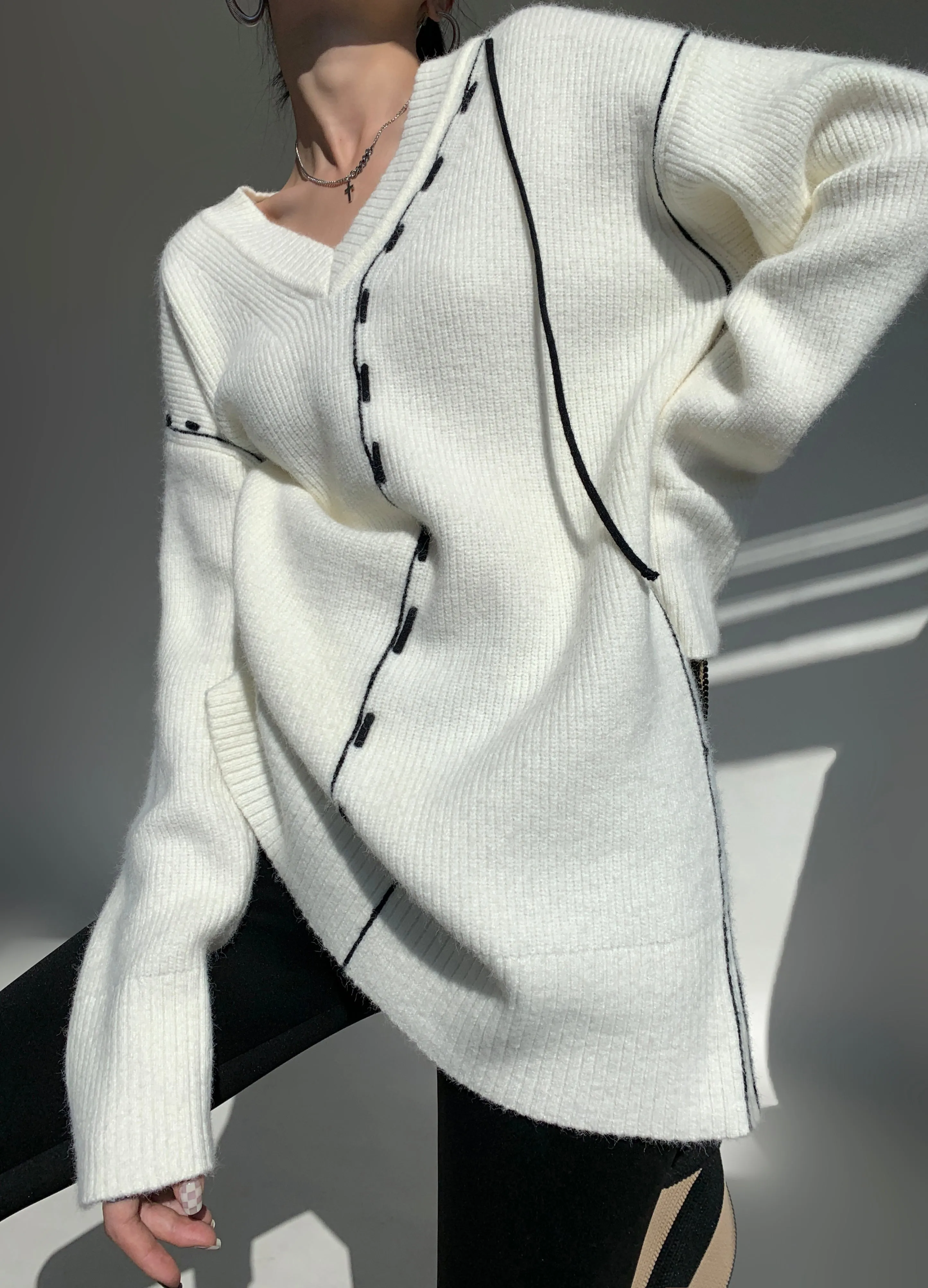 Knit V-Neck Sweater - White