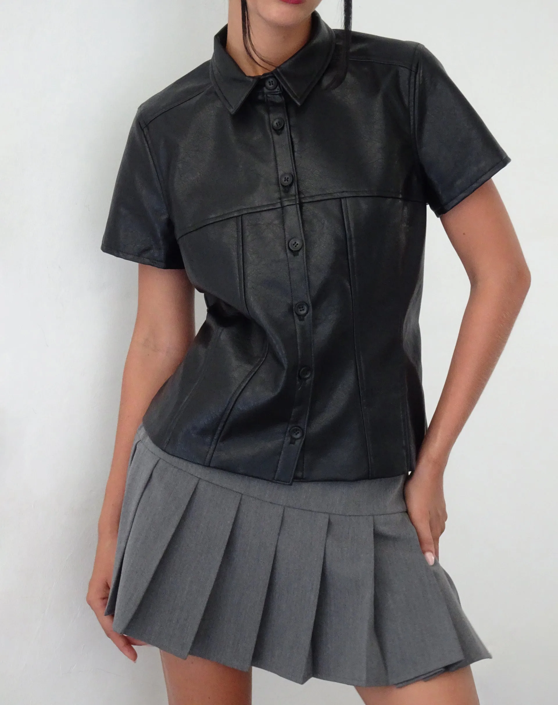 Mulan Short Sleeve Shirt in PU Black