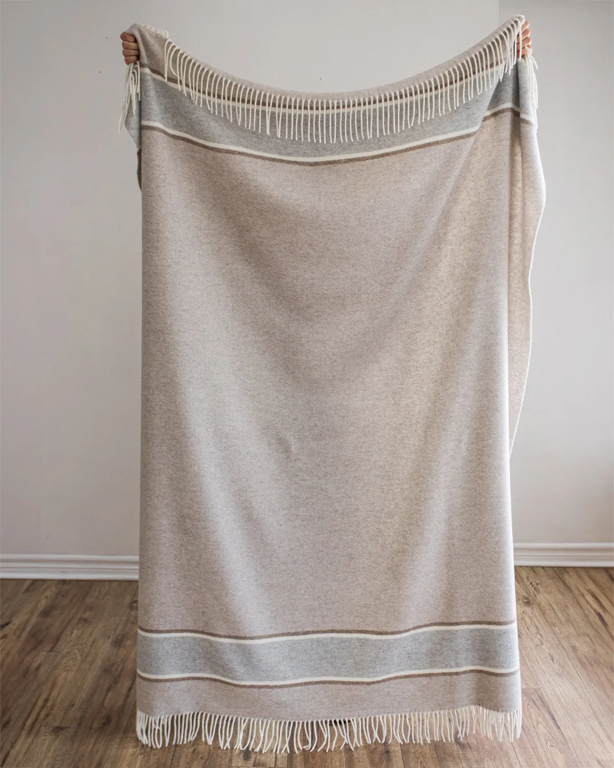 Oslo Throw Beige/Light Grey