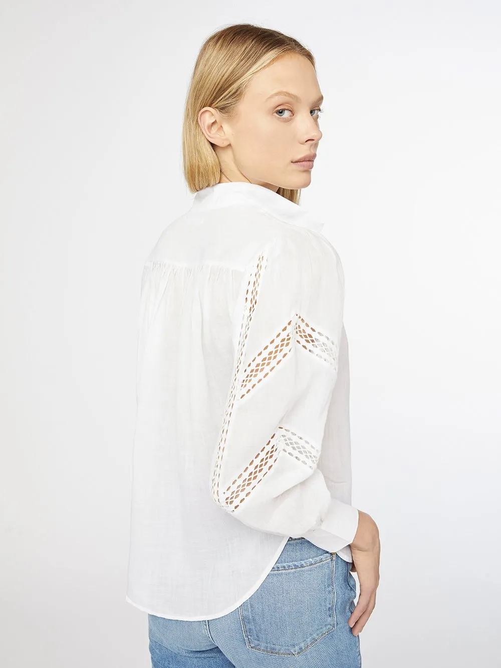 Panel Lace Button Up -- Blanc