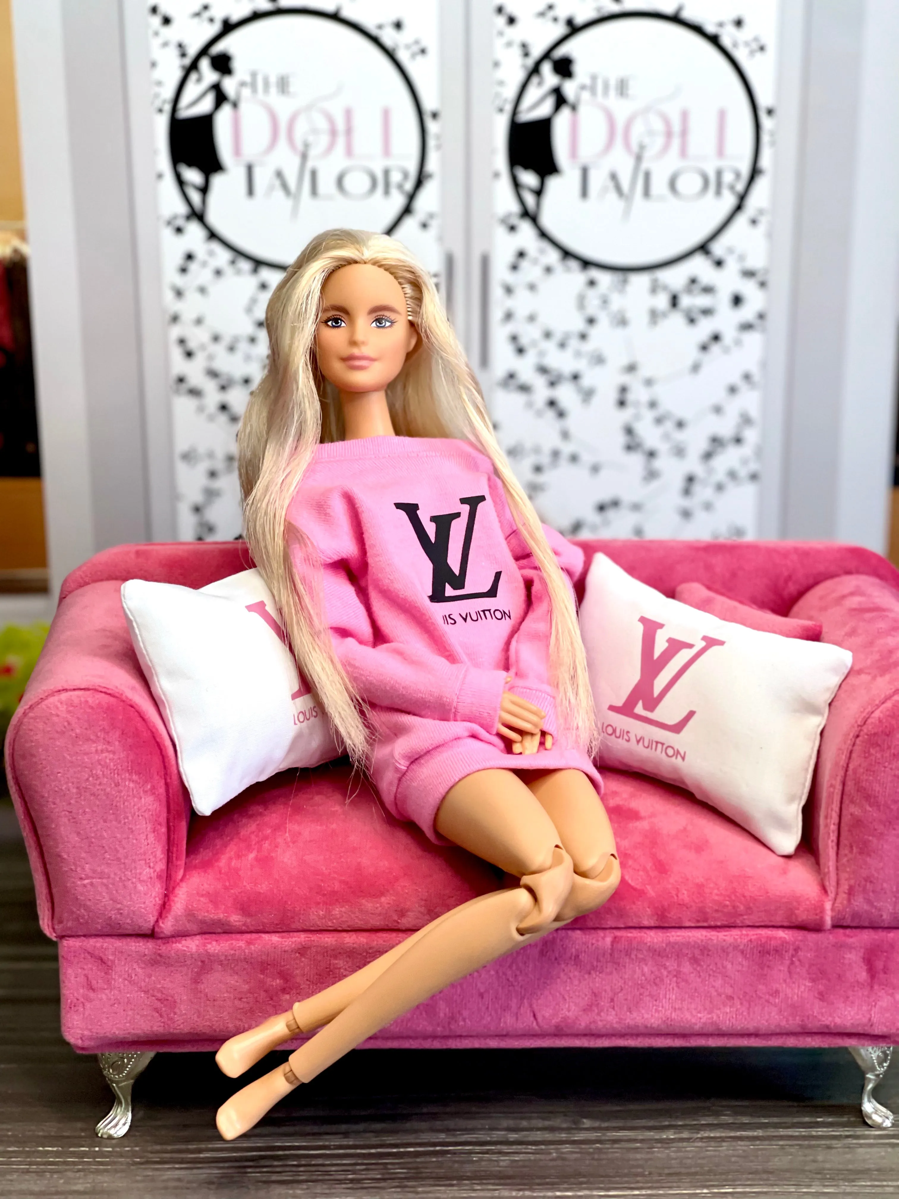 Pink sweater for Barbie doll with Logo